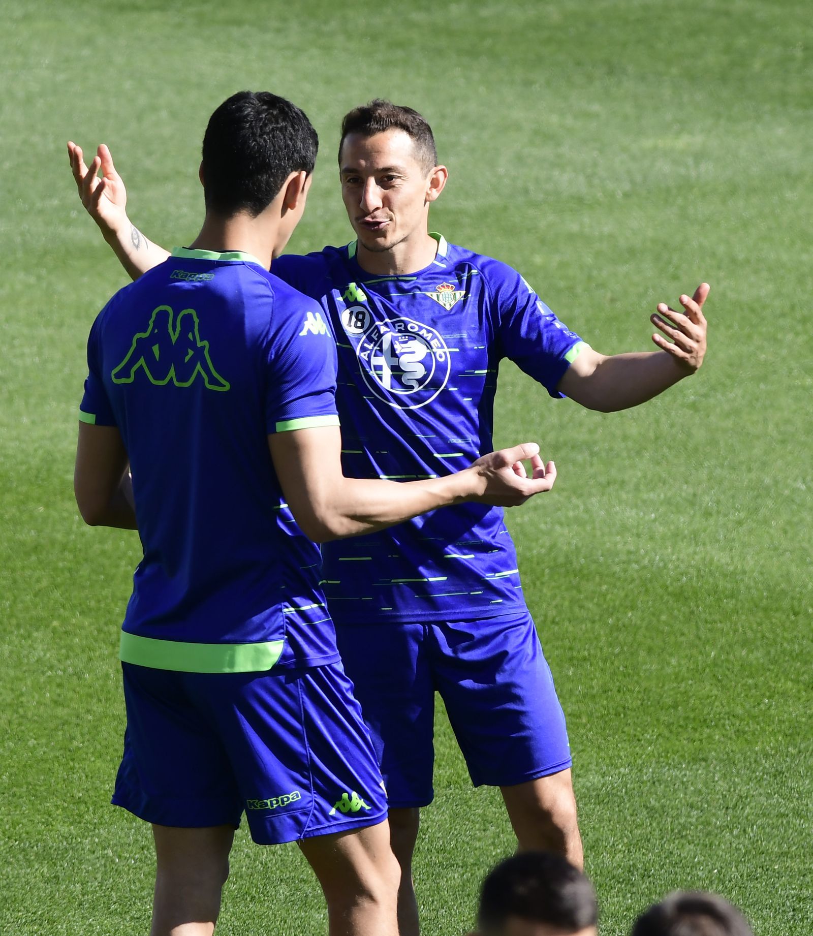 Guardado, junto a Mandi en un entrenamiento.