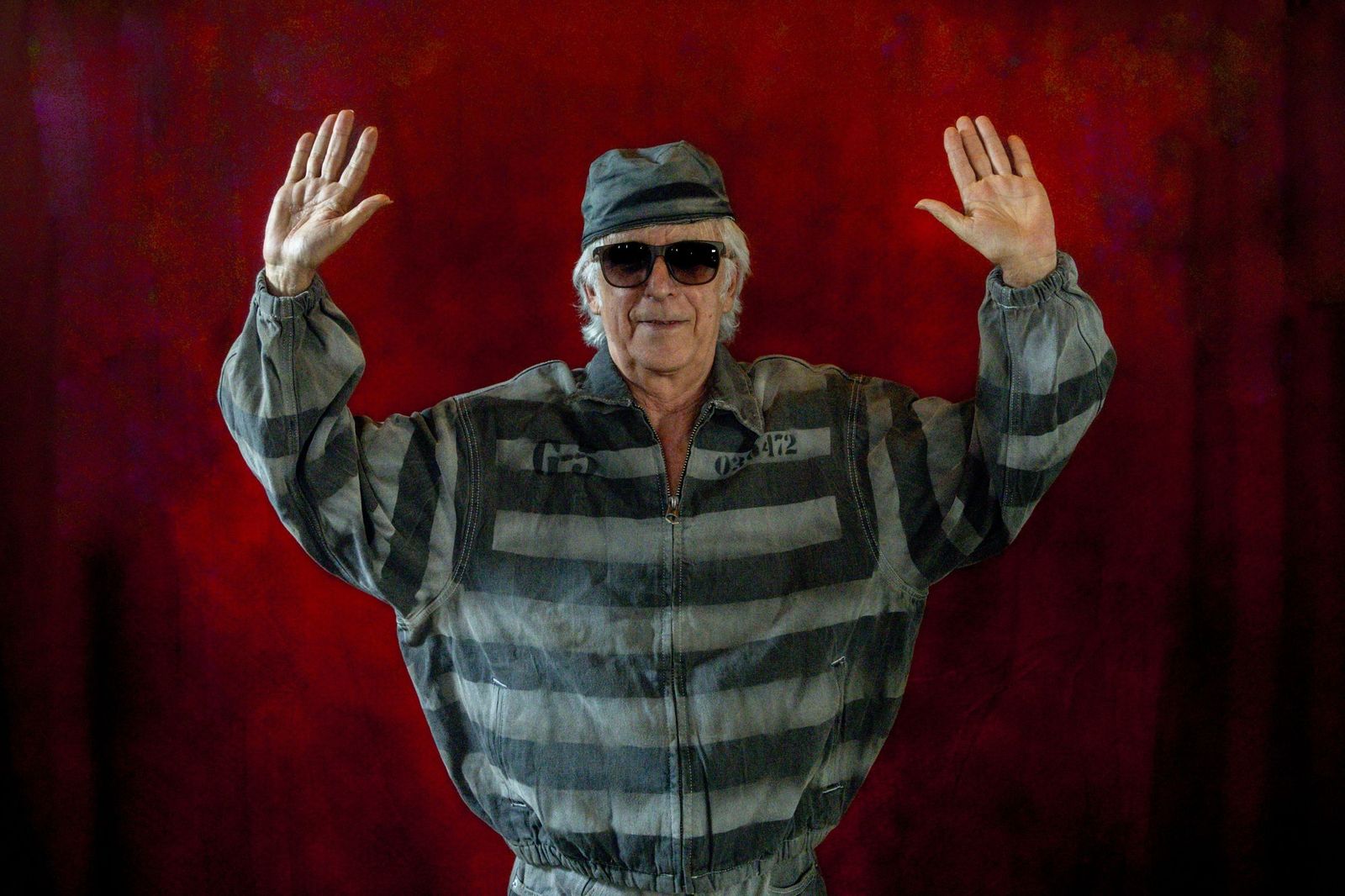 El músico Kiko Veneno posa su disco con el grupo G-5