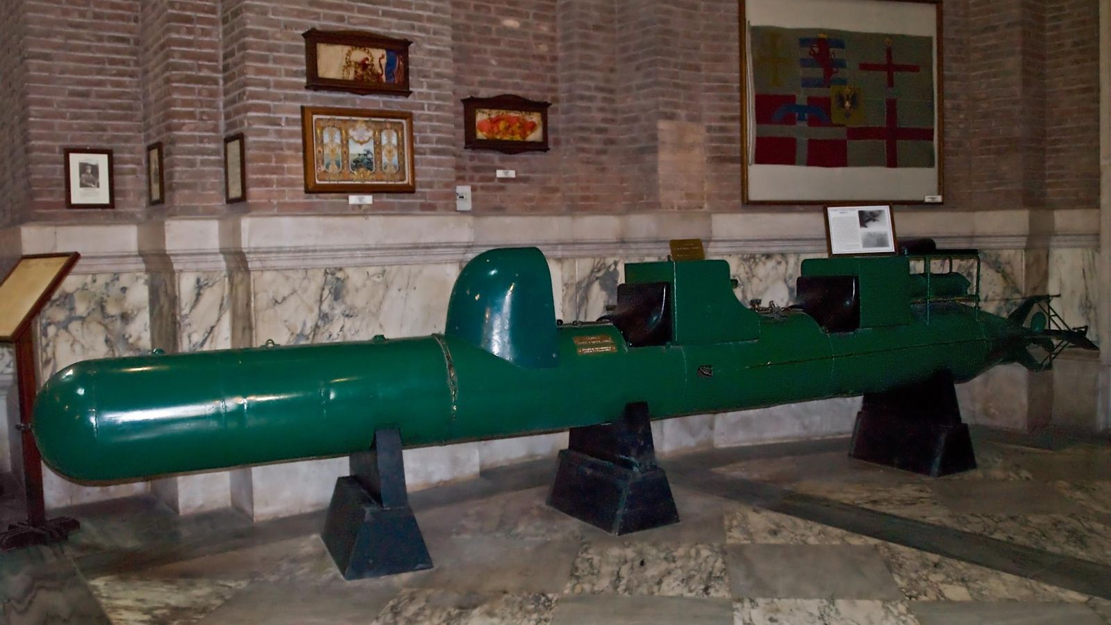 Un SLC del Museo Sacrario delle Bandiere delle Forze Armate, en Roma.