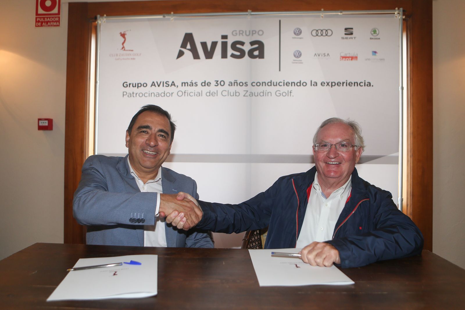 Para firmar el acuerdo se reunieron José Antonio López del Olmo (Club Zaudín) y Alfonso Reales (Grupo Avisa).