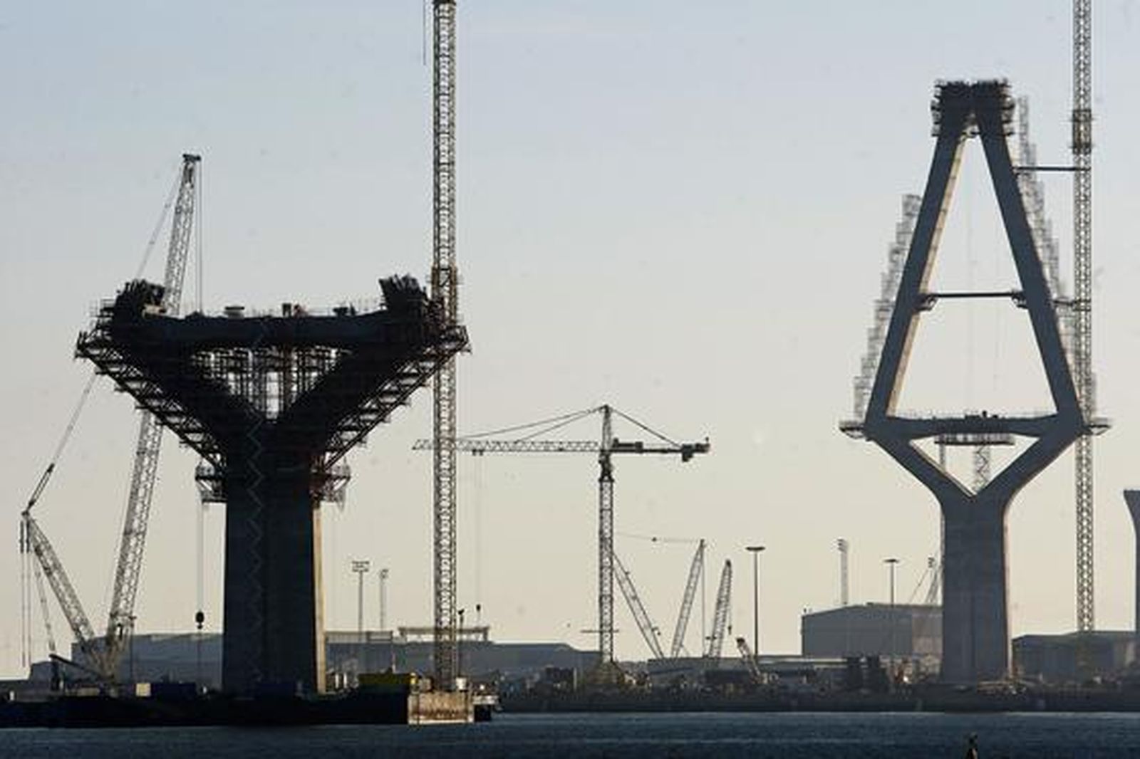 Los piquetes tomaron el centro de la capital desde primera hora de la mañana para impedir la apertura de comercios y empresas. /Julio González
