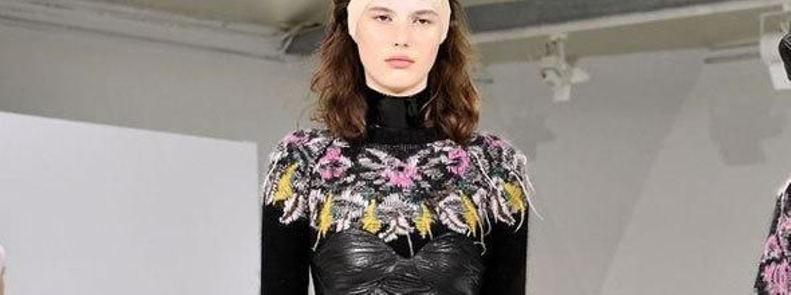 Uno de los diseños de A. F. Vandevorst. / EFE