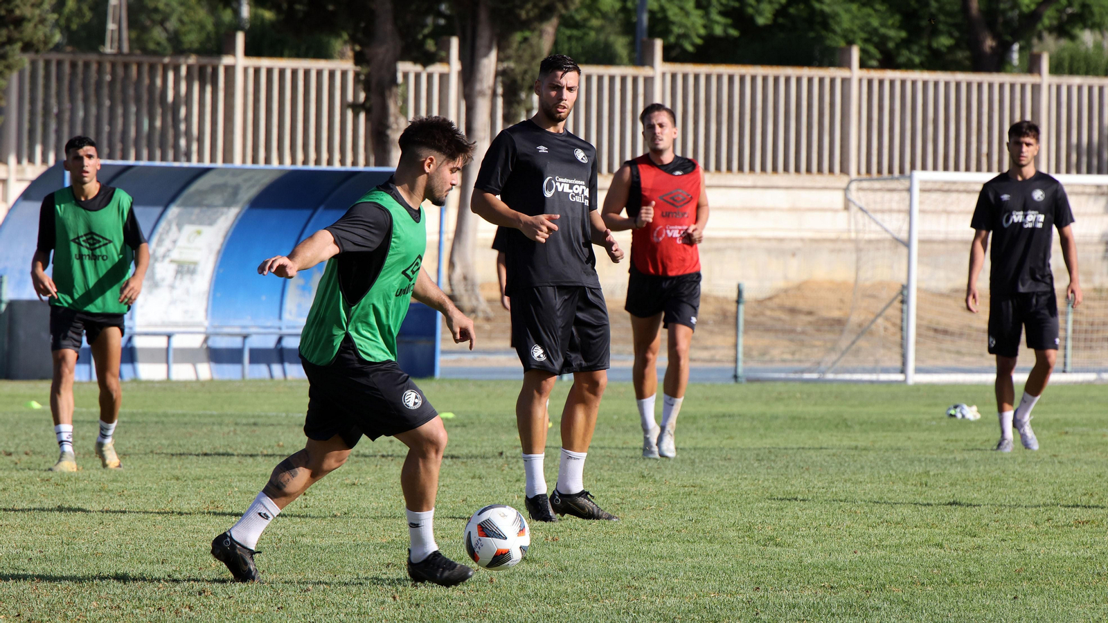Imágenes del primer entrenamiento de pretemporada del Xerez DFC