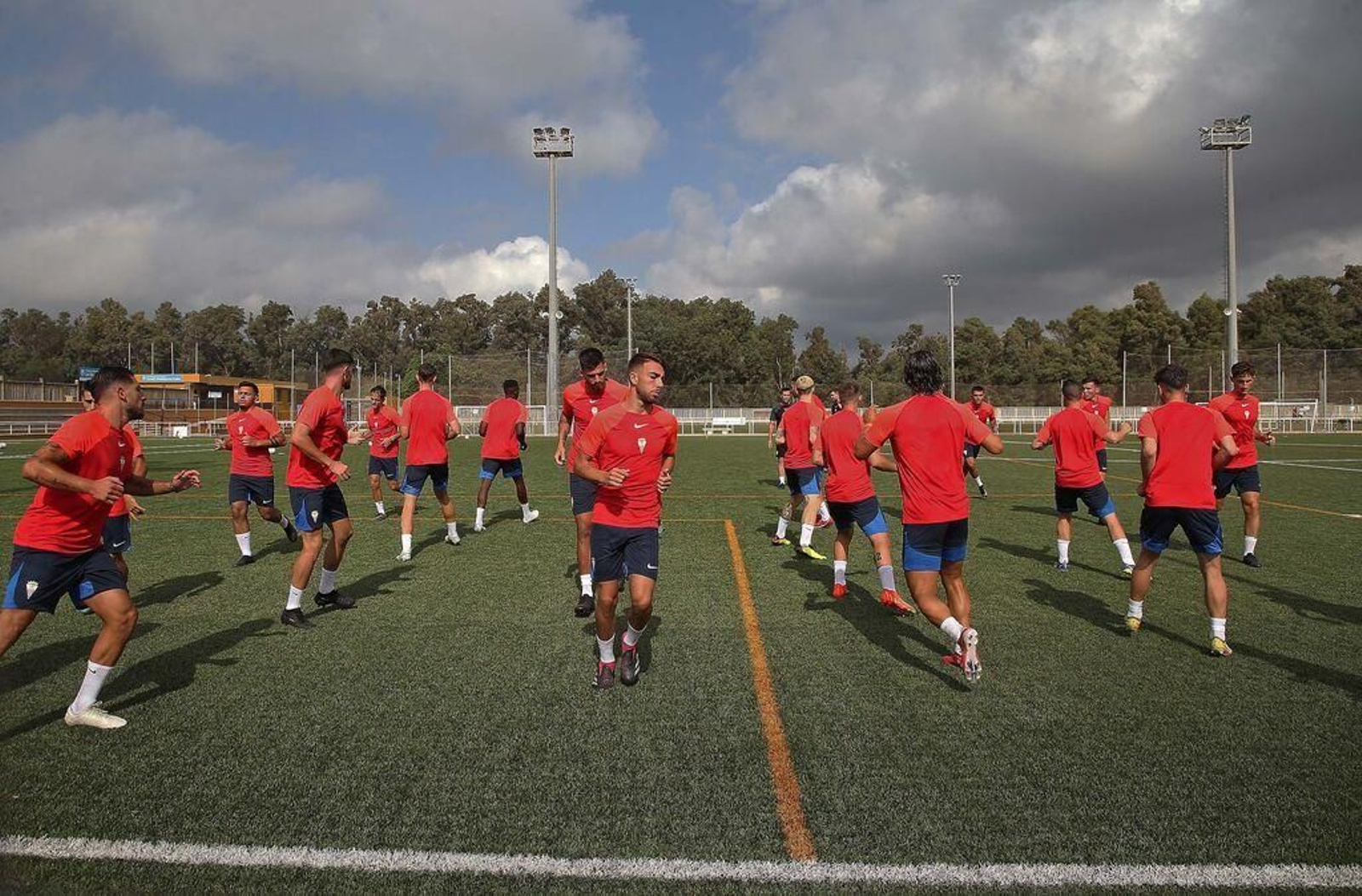 El Algeciras, durante su primera sesión del verano.