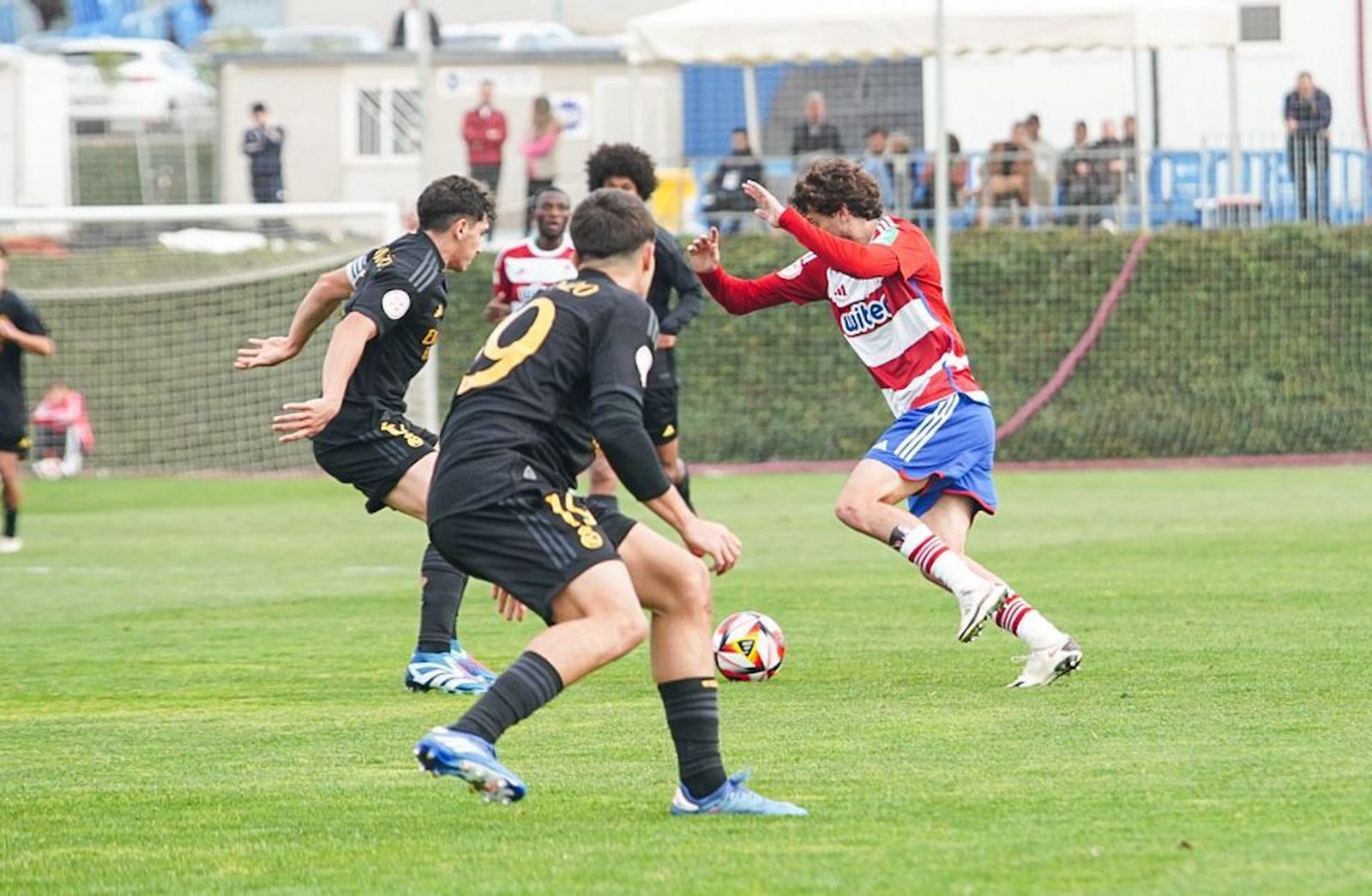 Las imágenes del Recreativo Granada - Real Madrid Castilla