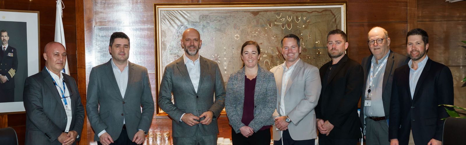 Imagen tras la firma del acuerdo.