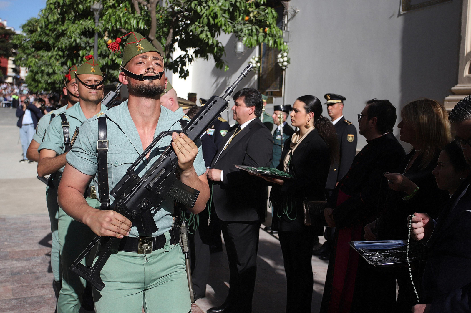 Sábado de Pasión: Imágenes de La Legión con el Cristo de la Vera+Cruz