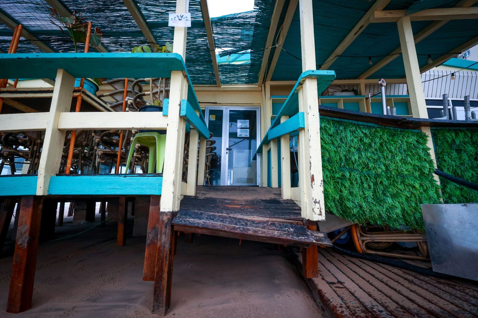 Imágenes de los principales destrozos provocados por la borrasca Leonardo en Cádiz