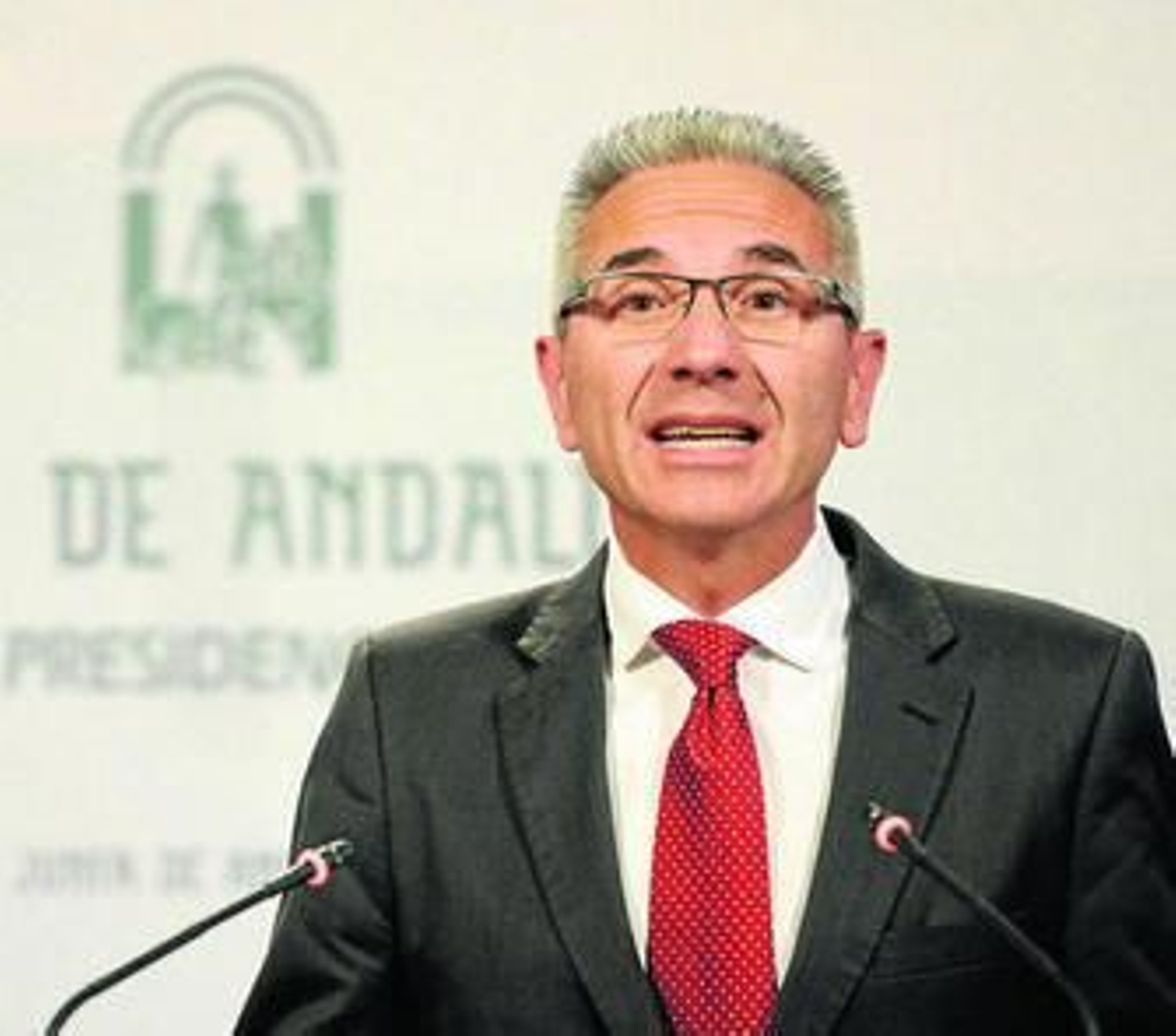 Miguel Ángel Vázquez ayer en la rueda de prensa posterior al Consejo de Gobierno.