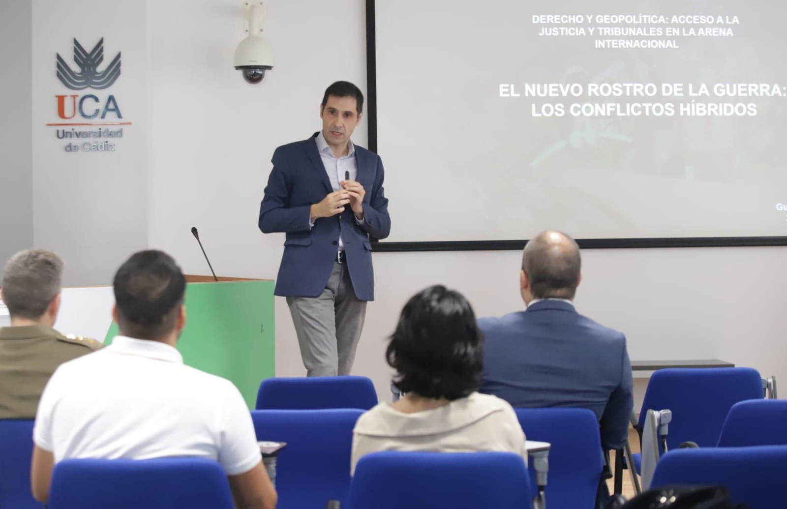 Un momento de la primera conferencia de los Cursos de Otoño de la UCA.