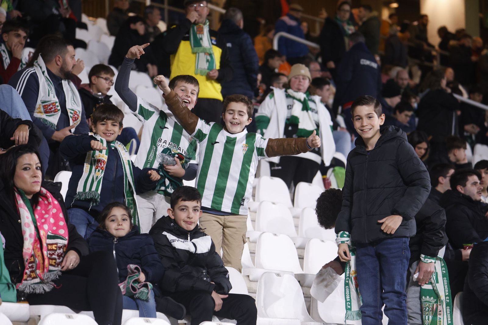 Las mejores fotos del ambiente en El Arcángel para el Córdoba CF - Burgos