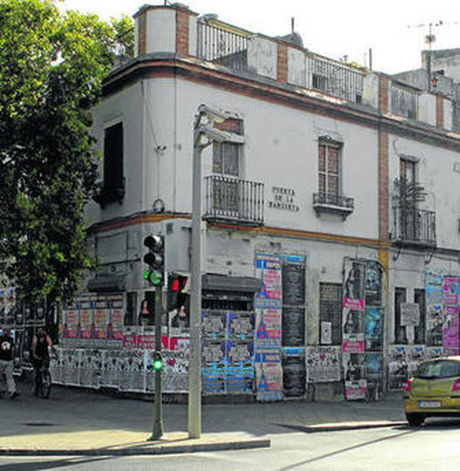 El edificio de la Barqueta donde se iban a construir las viviendas.