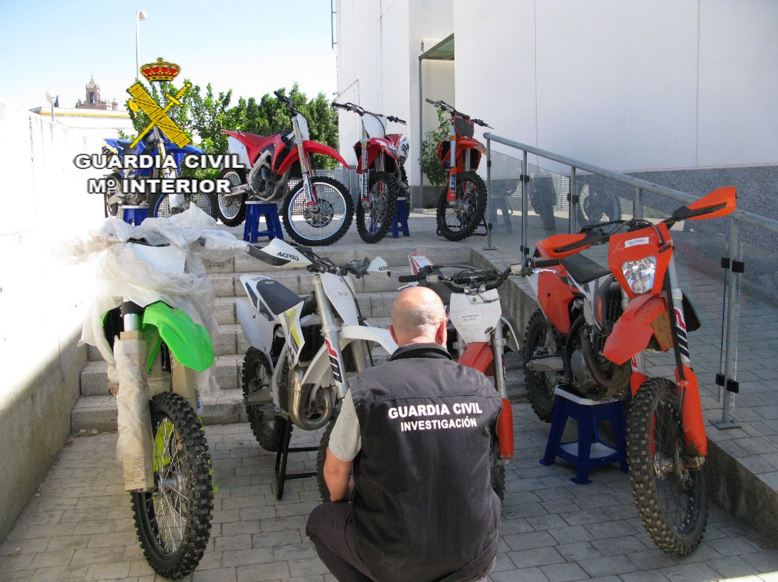 Las motos recuperadas  en la intervención de la Guardia Civil.