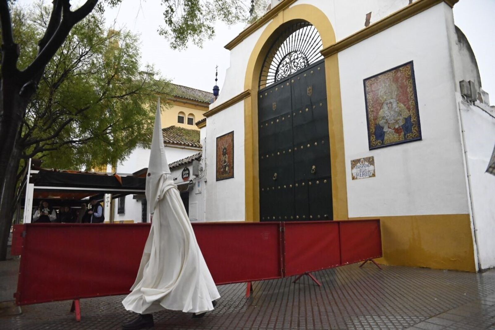 Intimidad en la Merced en este Lunes Santo de Córdoba, en imágenes