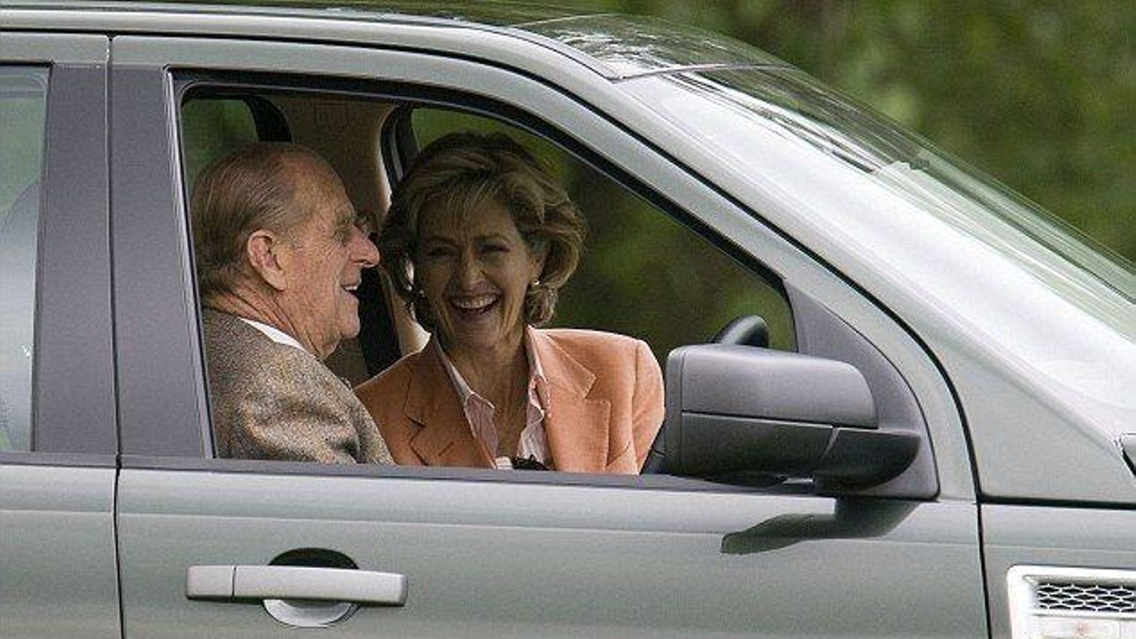 Lady Penny, en el coche, con Felipe de Edumburgo.