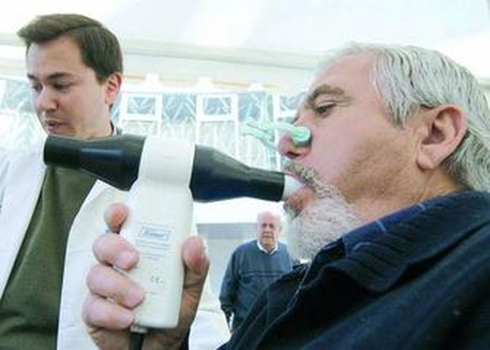 La espirometría es una prueba sencilla, pero requiere tiempo  y atención para realizarse adecuadamente.