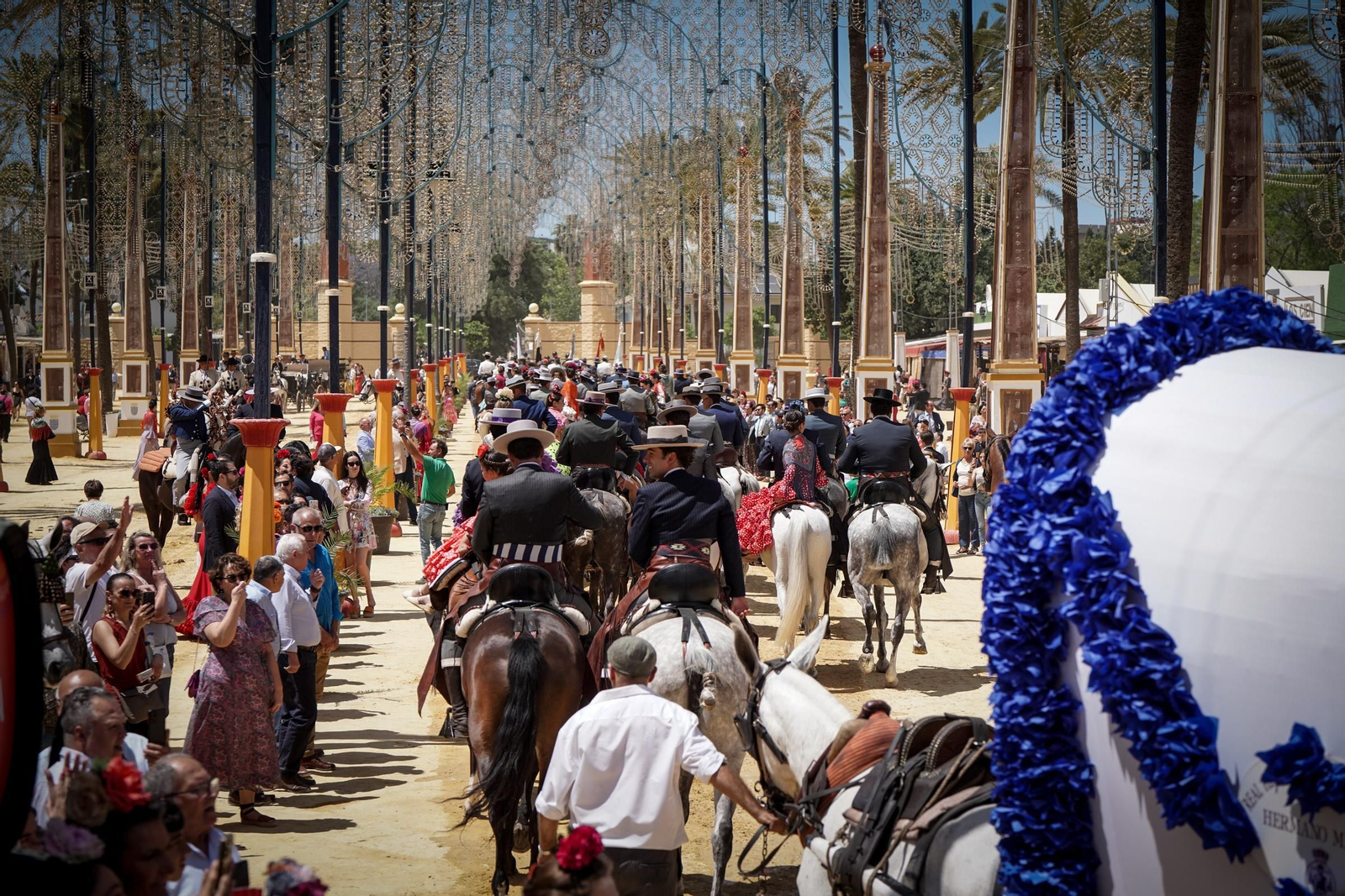 Imágenes de la Hermandad del Rocío en el Real de la Feria