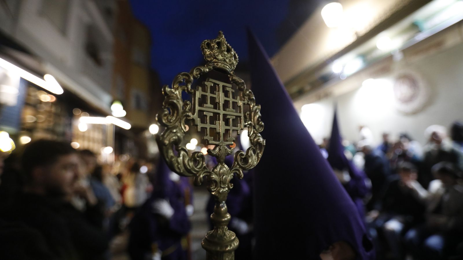 Fotos del Jueves Santo en La Línea: Perdón y la Salud, Gran Poder y Angustias