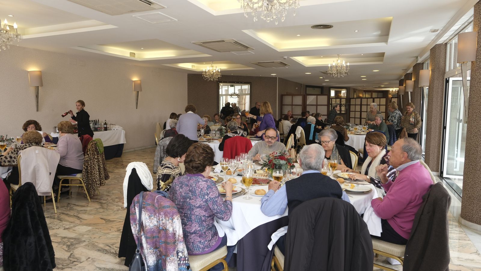 Imágenes del encuentro anual de los docentes jubilados almerienses, ADOJAL