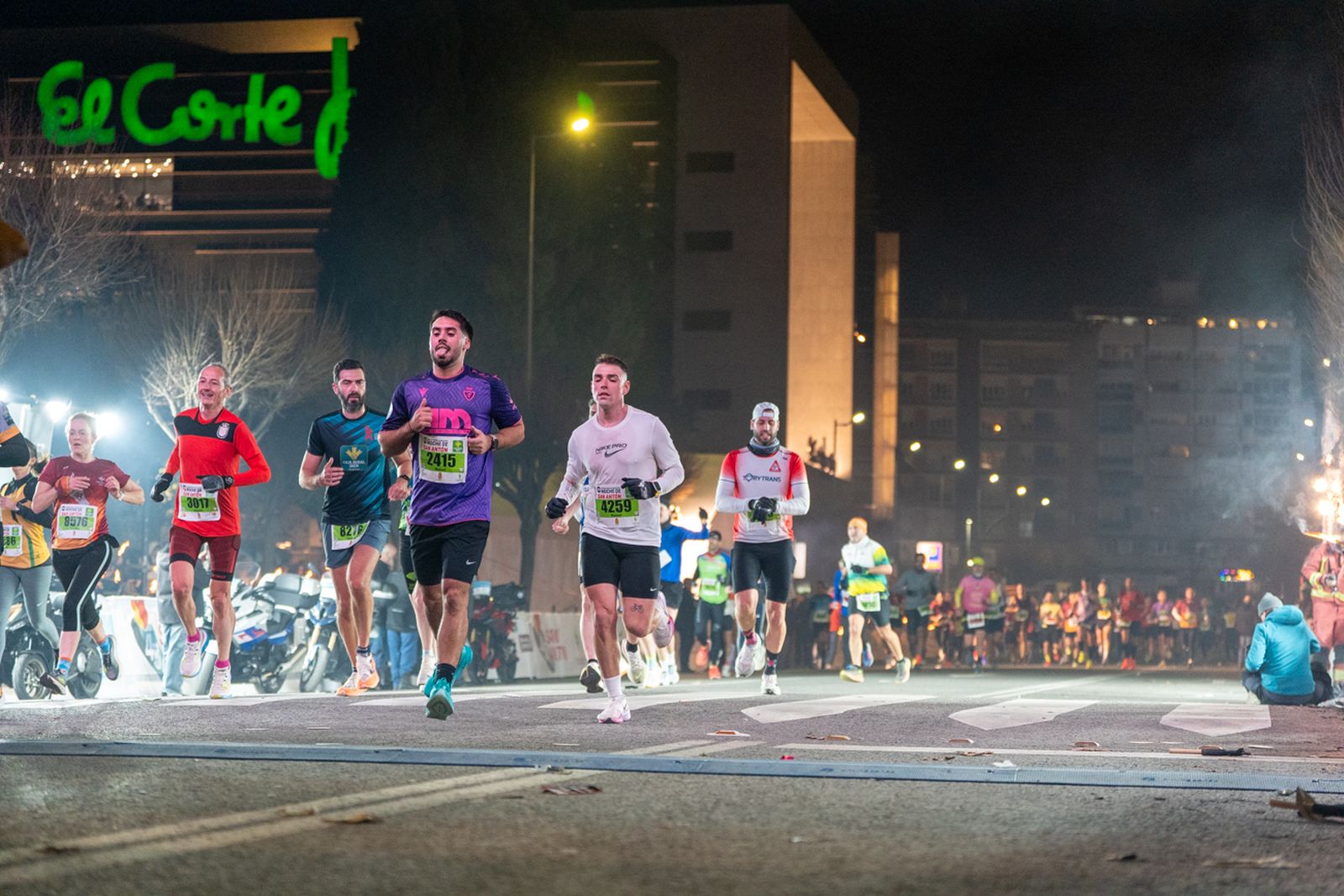 En imágenes: búscate en tu llegada a meta de la Carrera de San Antón 2026 (7)