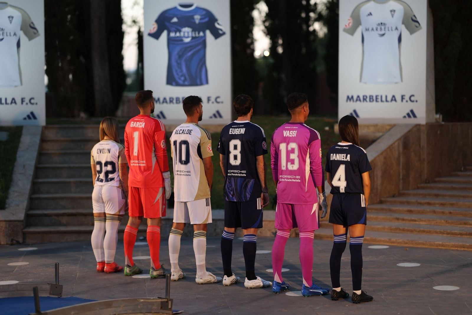 Así son las camisetas del Marbella FC 2025/2026