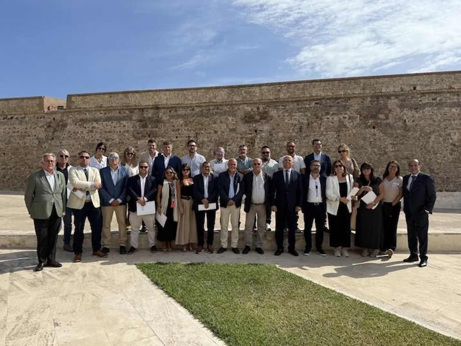 Los participantes en la asamblea general de Aesba.