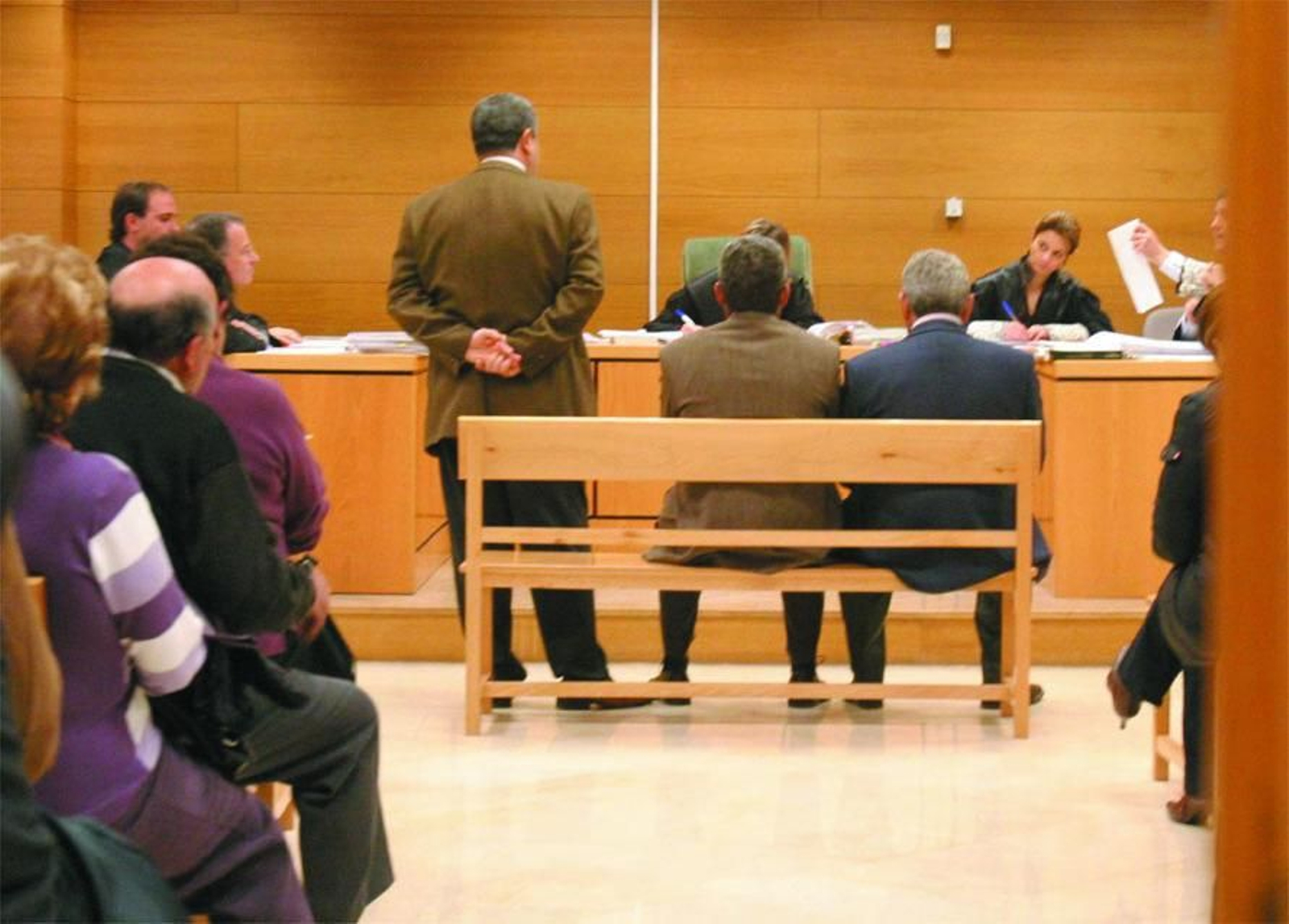 El exregidor y el secretario están implicados en varios casos judiciales.