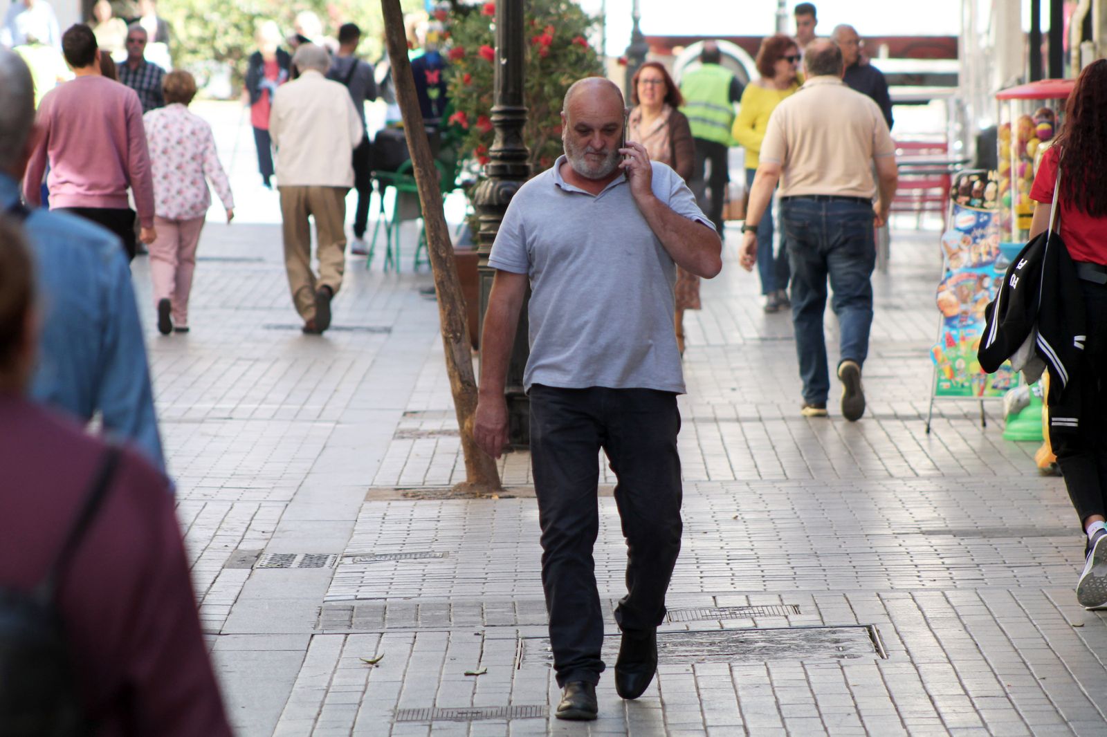 Imágenes del lunes 17 de abril en Huelva