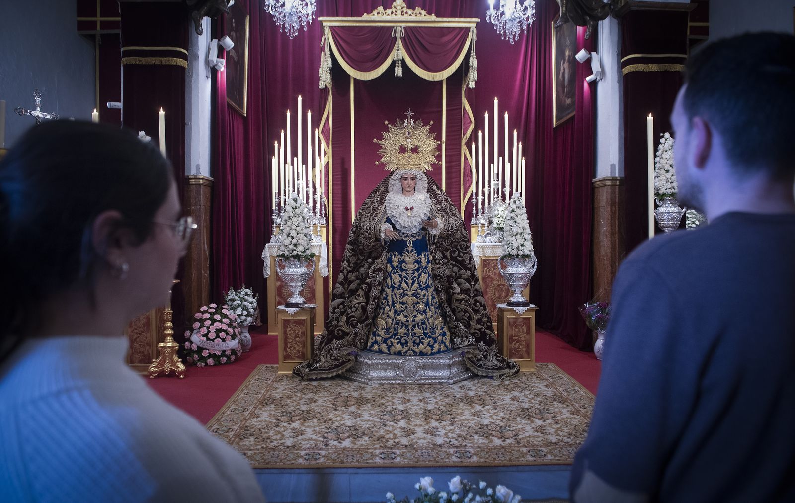 Las imágenes del besamanos de la Virgen de la O