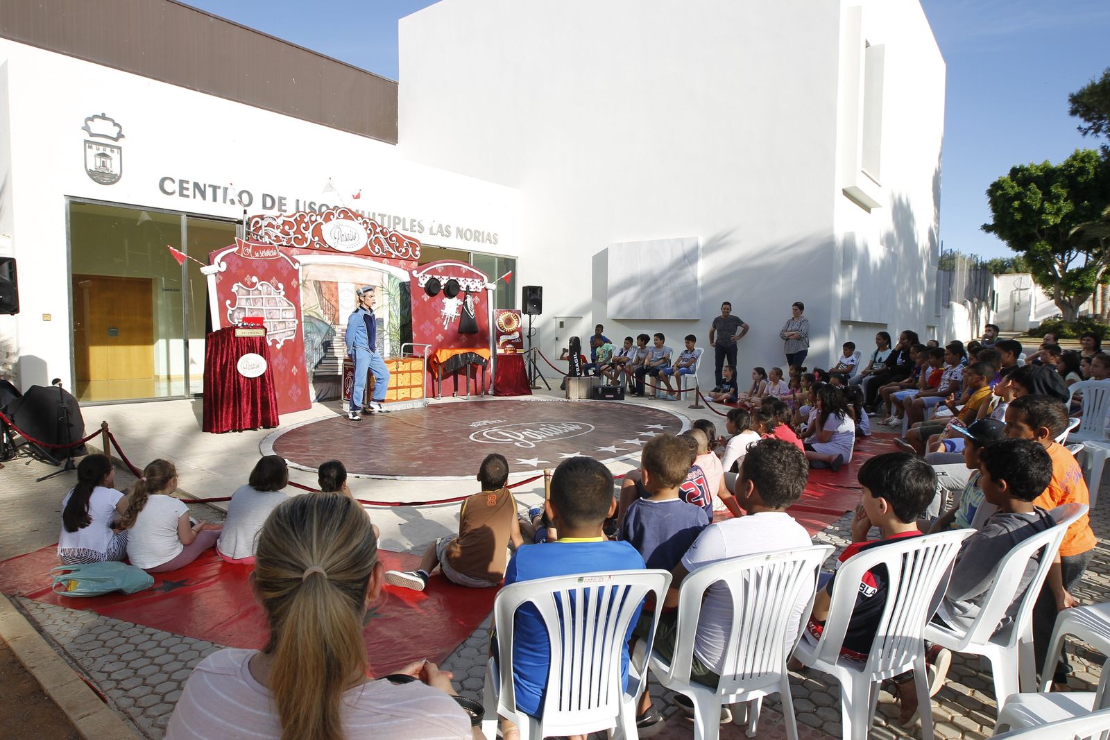 Fotogalería Festival de Teatro de El Ejido. Obra "A Su Servicio". Las Norias