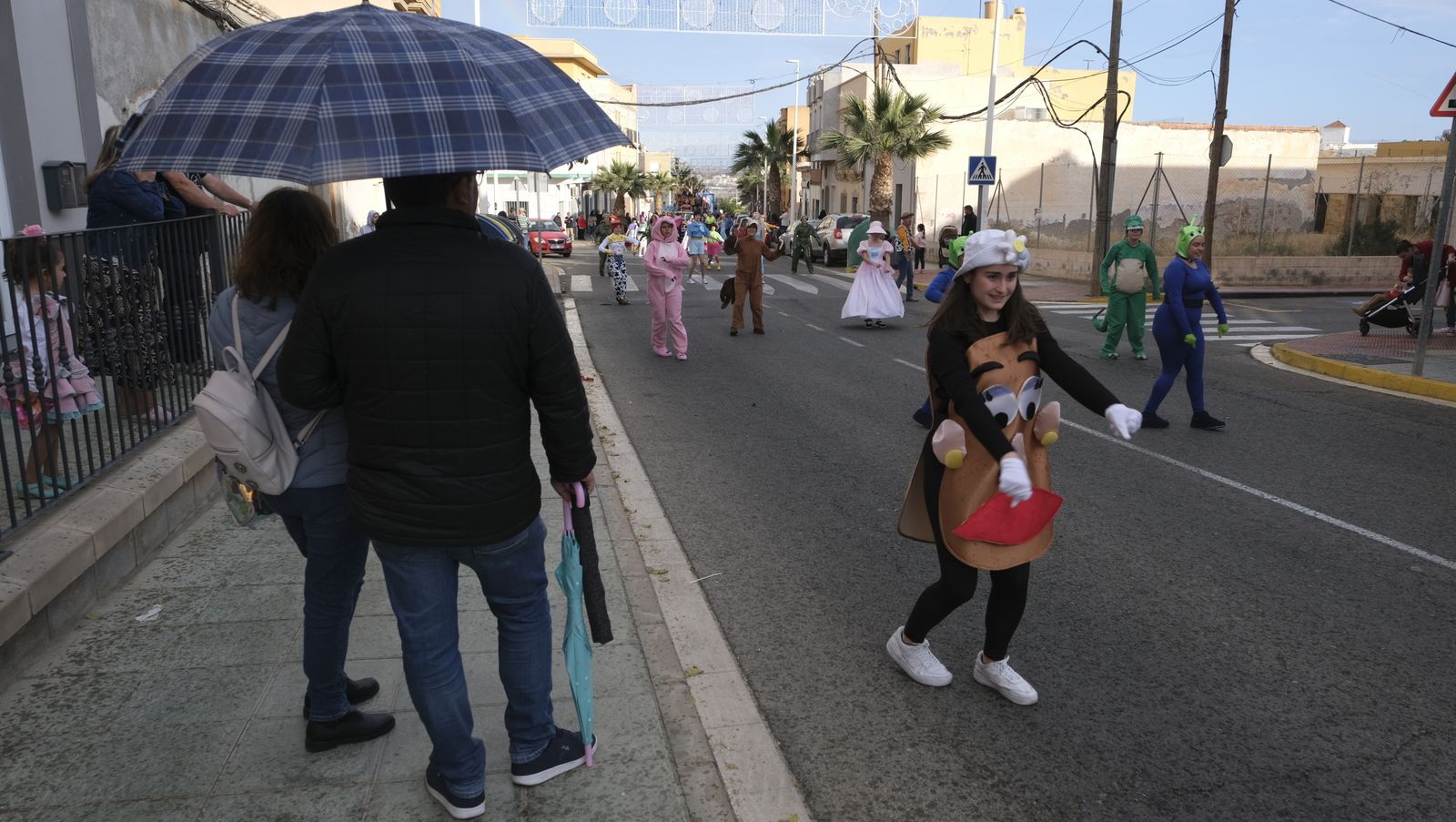 Imágenes de las carrozas de la Fiestas de San José de Benahadux