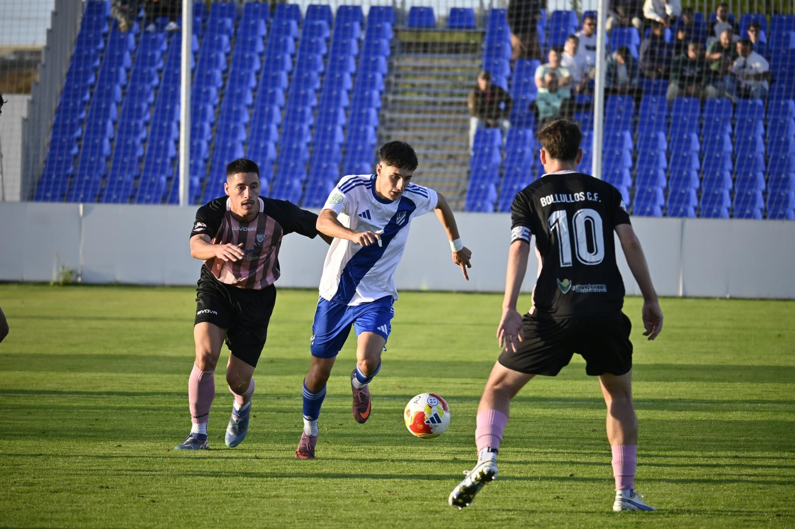 Las mejores imágenes del Atlético Onubense - Bollullos