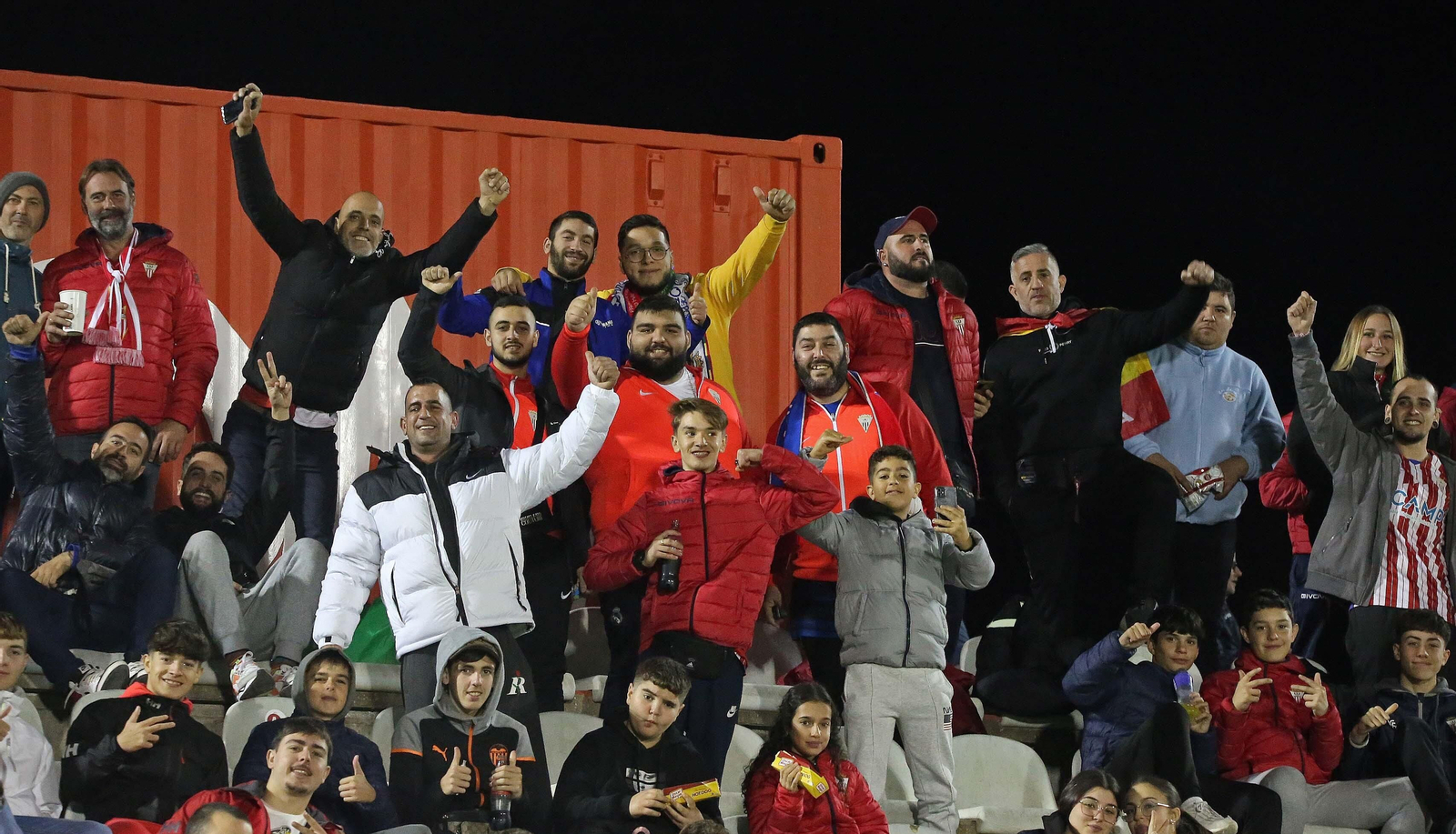 Búscate en el Nuevo Mirador durante el Algeciras - Atlético de Madrid B