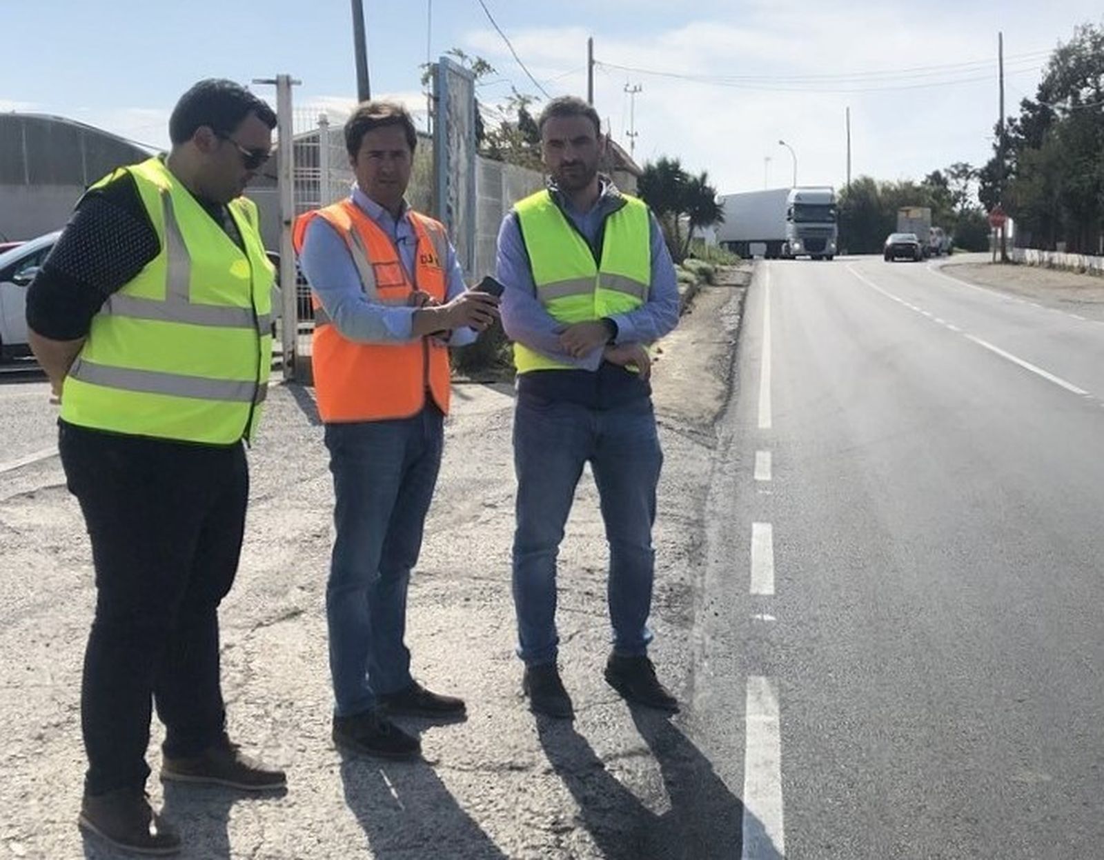 El Ayuntamiento mejorará la carretera AL-9006 desde Almerimar a San Agustín