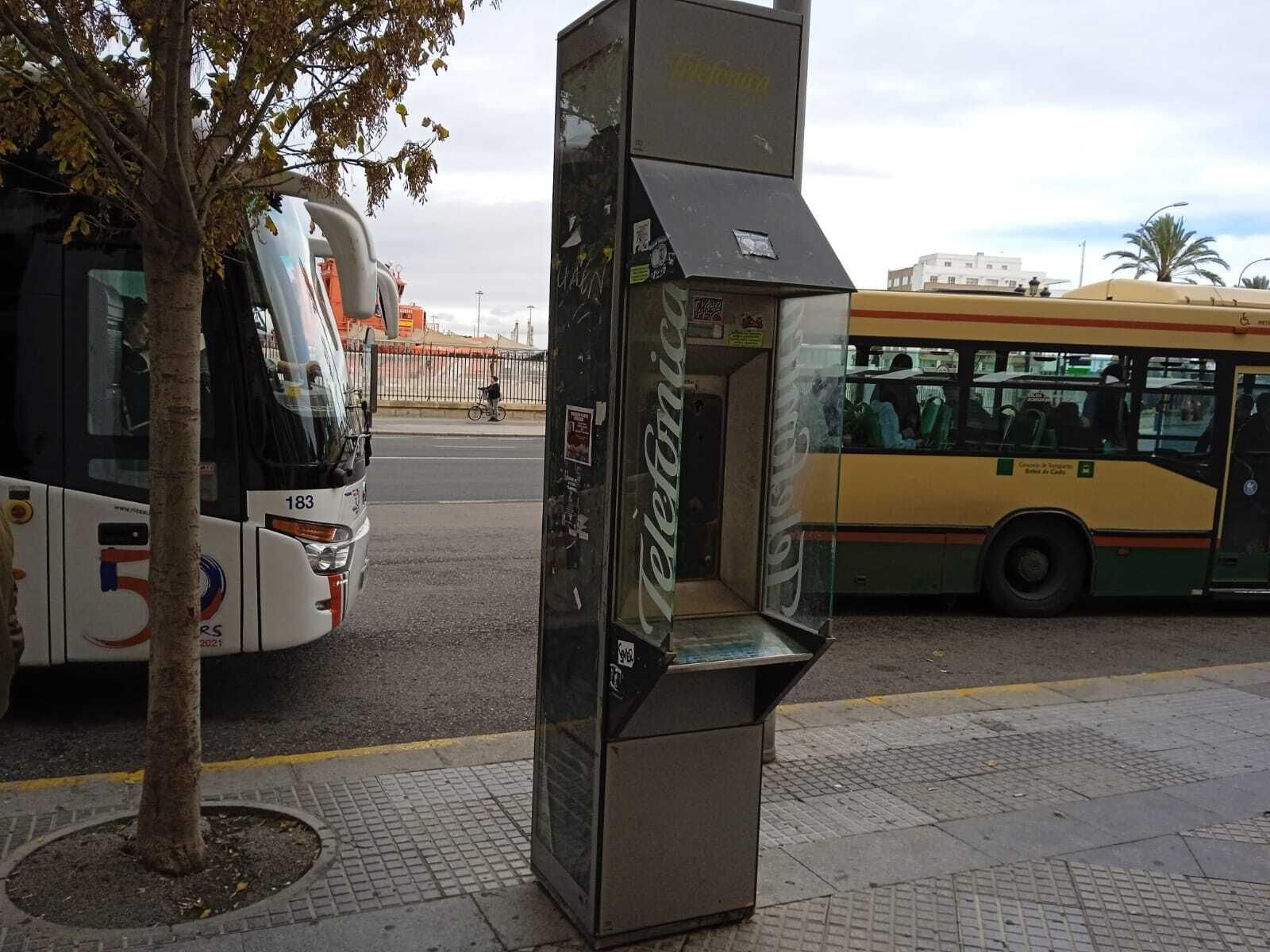 La cabina que se ubica en la Avenida del Puerto.