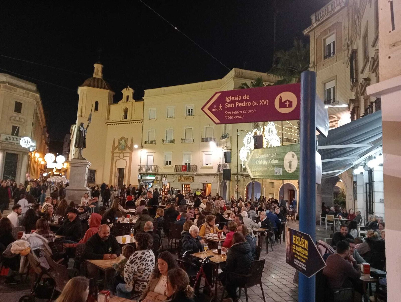 Señal turística en la Plaza de las Monjas.