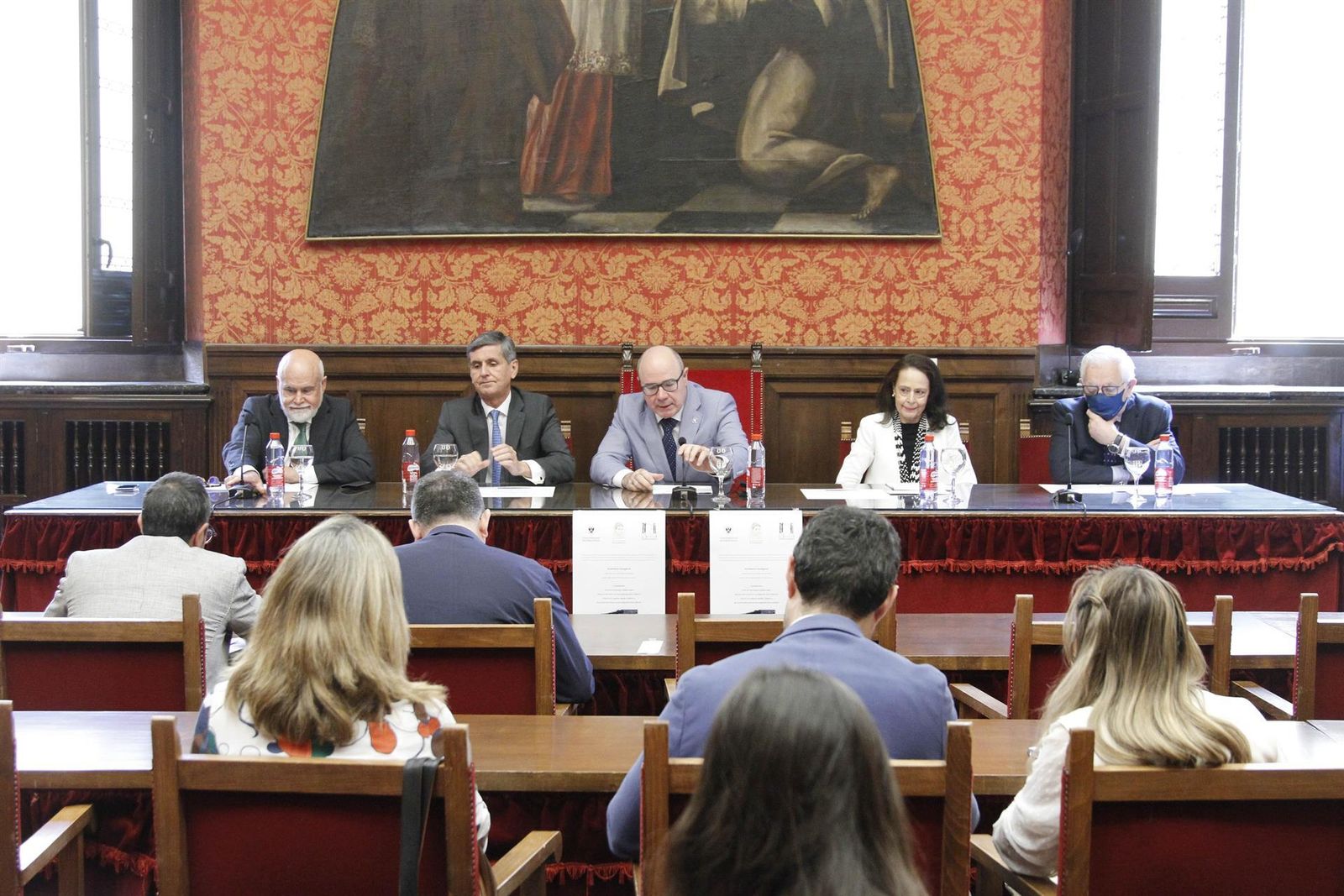 El presidente del Constitucional defiende en Granada el papel de la Carta Magna como síntesis "de un proceso de reconciliación nacional"