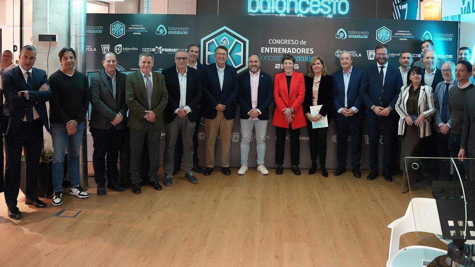 Las autoridades y organizadores, durante la presentación del congreso.