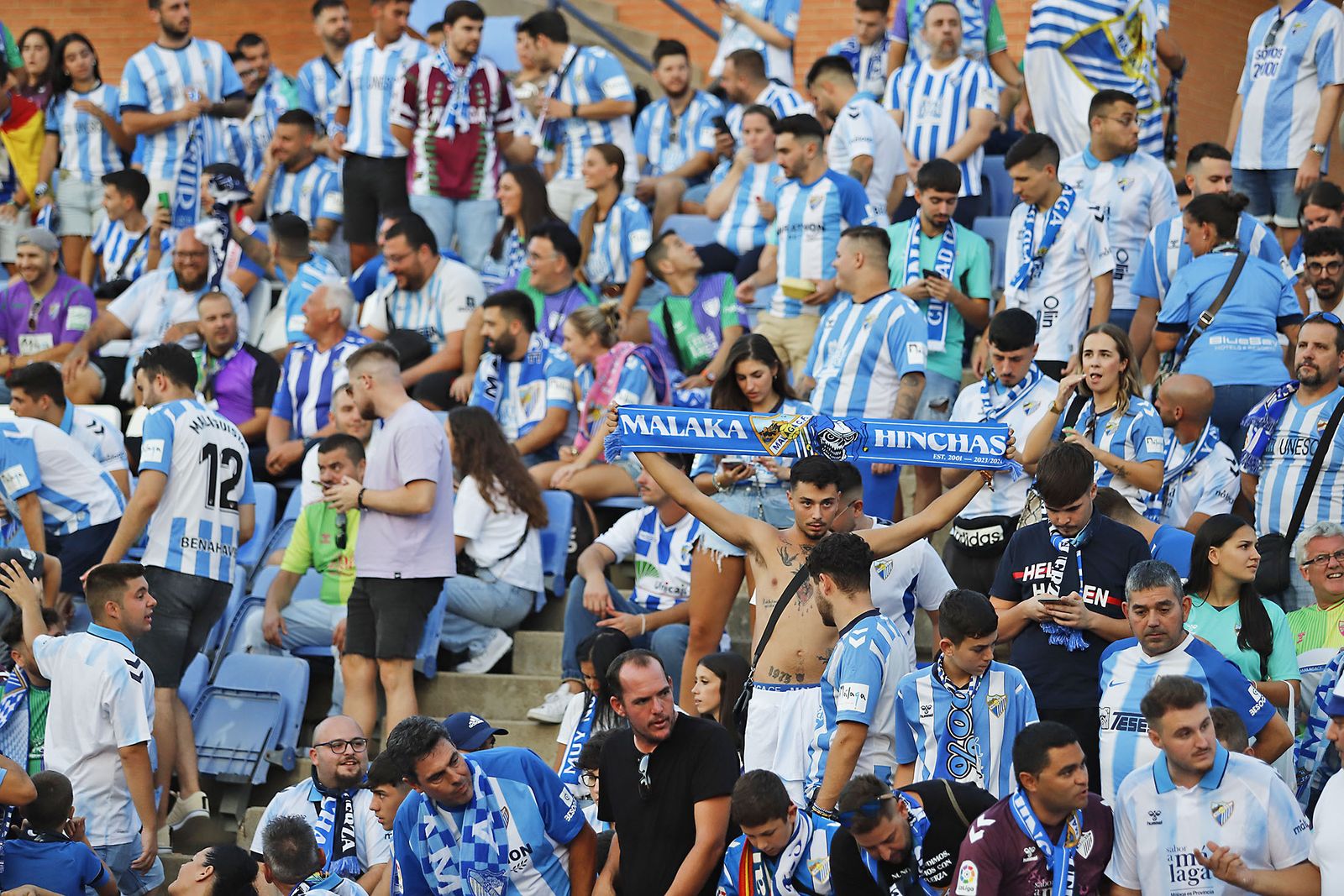 Ambiente en las gradas del Nuevo Colombino en el Recreativo de Huelva y Málaga
