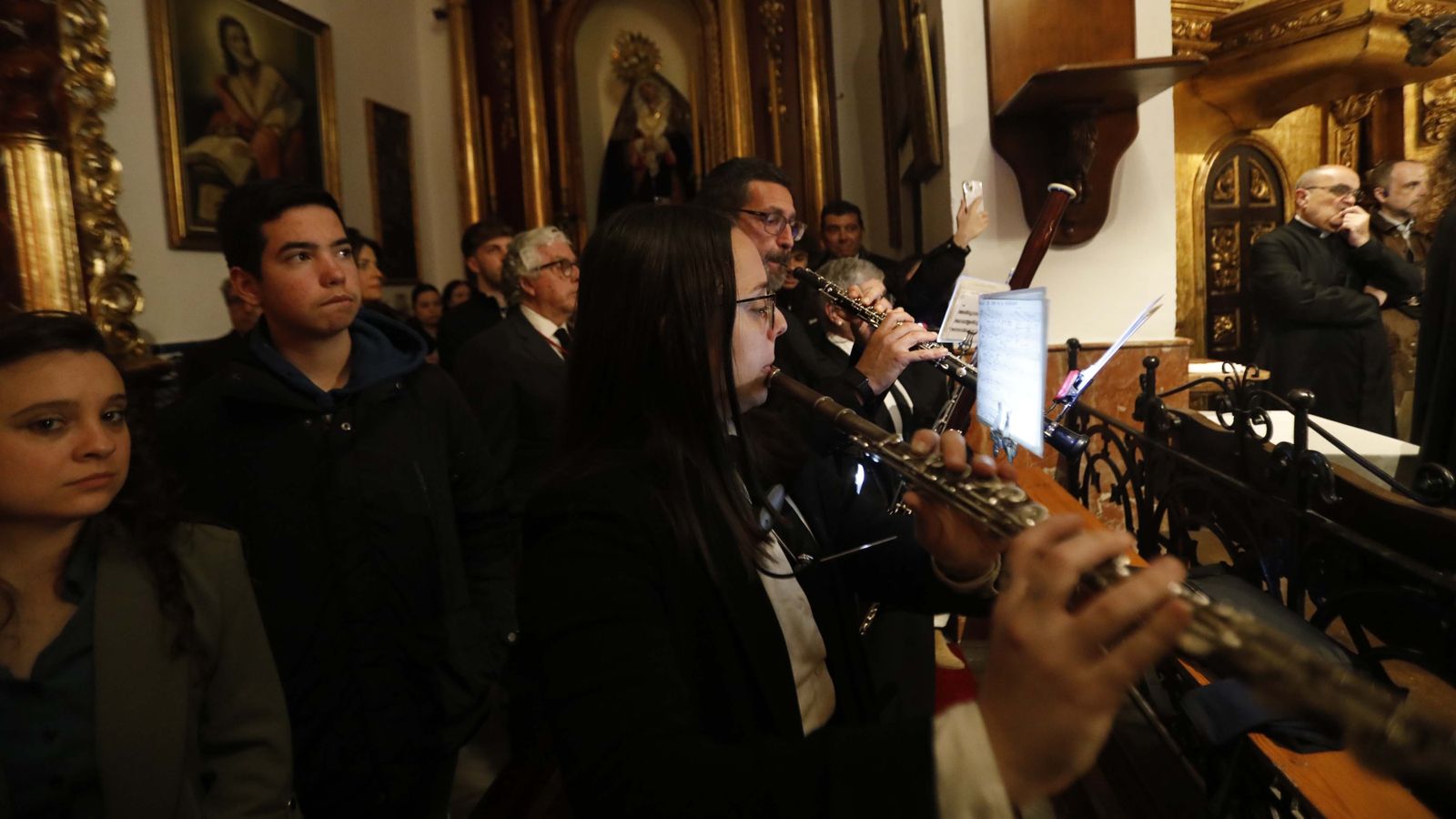 Fotos del Viernes Santo en La Línea: Cristo del Mar y Luz y Esperanza Nuestra, Soledad y Santo Entierro, Cristo del Amor y Misericordia y Amargura.