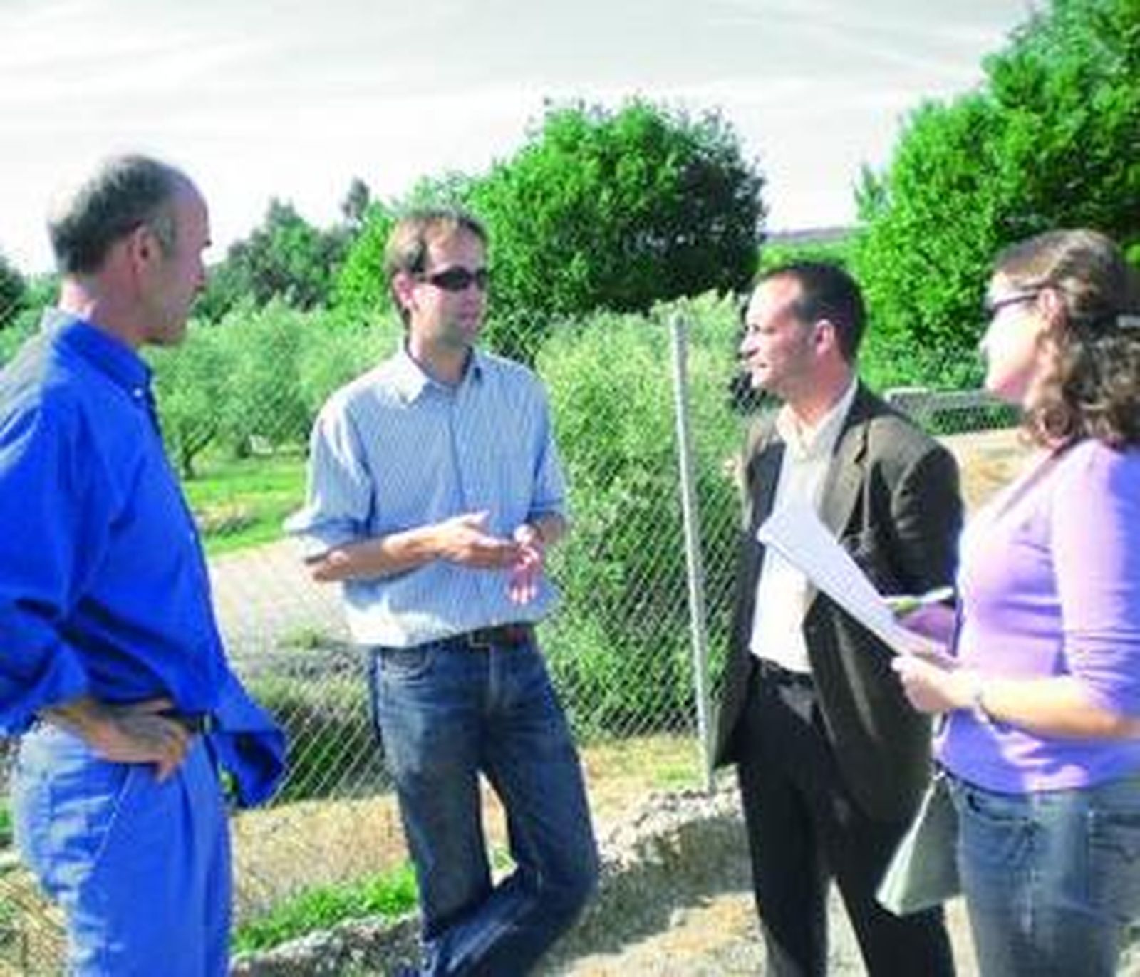 Un momento de una de las visitas a una de las fincas de cítricos