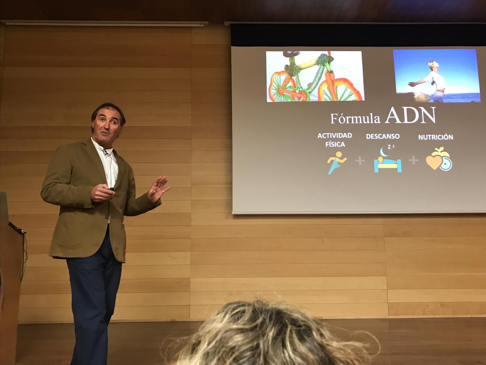 Casimiro expone los pilares de la salud holística