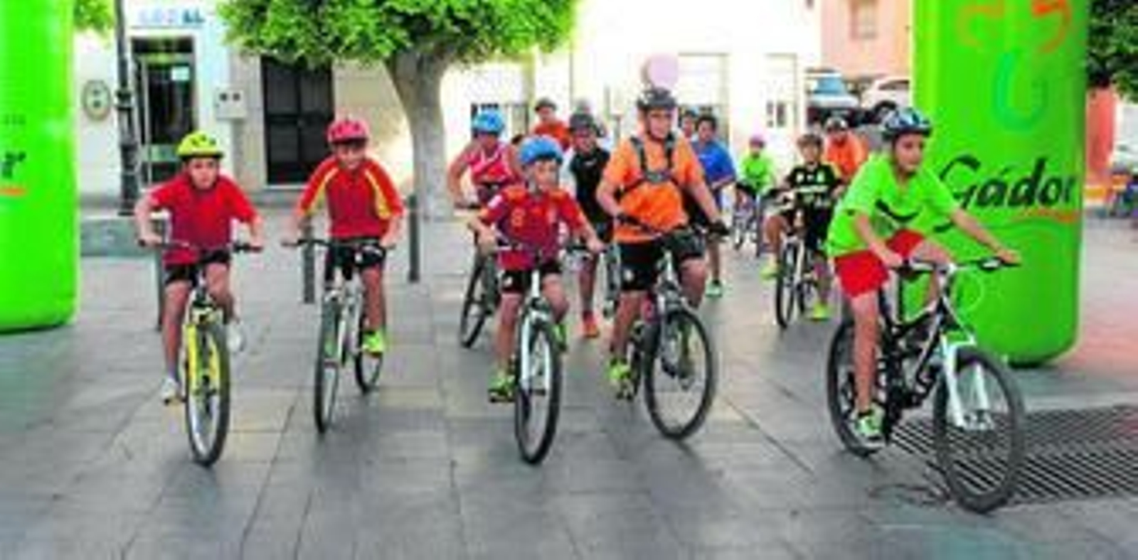 Carrera de bicicletas infantil en Gádor.