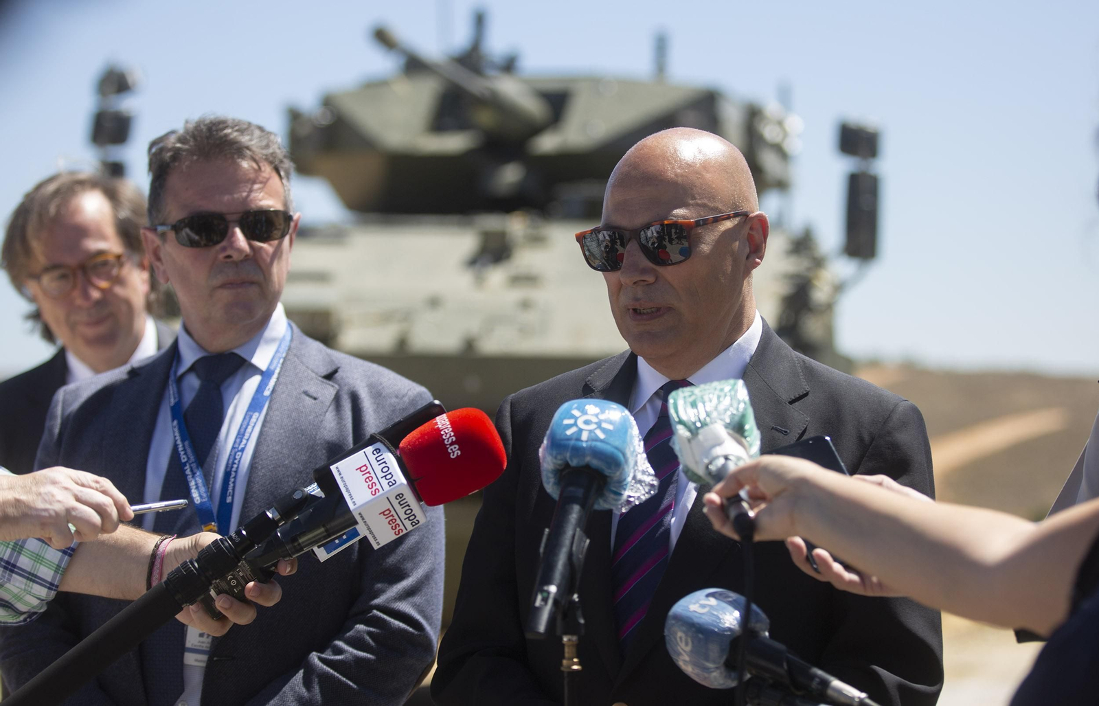 Ángel Olivares en una visita esta semana a las instalaciones de Santa Bárbara en Alcalá de Guadaíra.