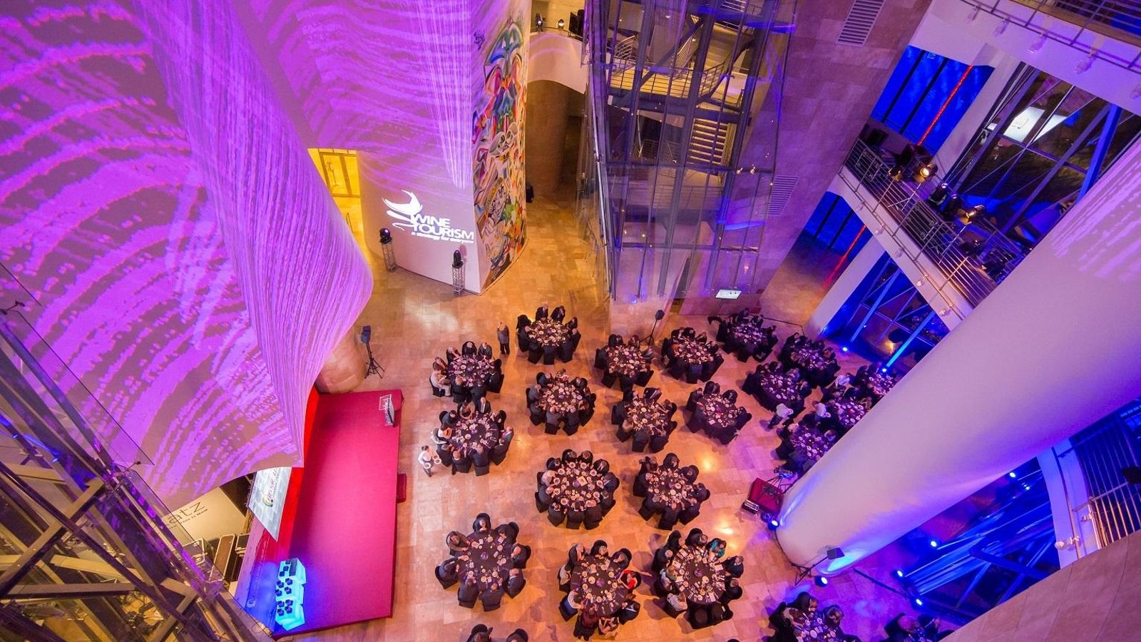 Evento de la Cámara de Comercio en el Atrio del Guggenheim Bilbao.