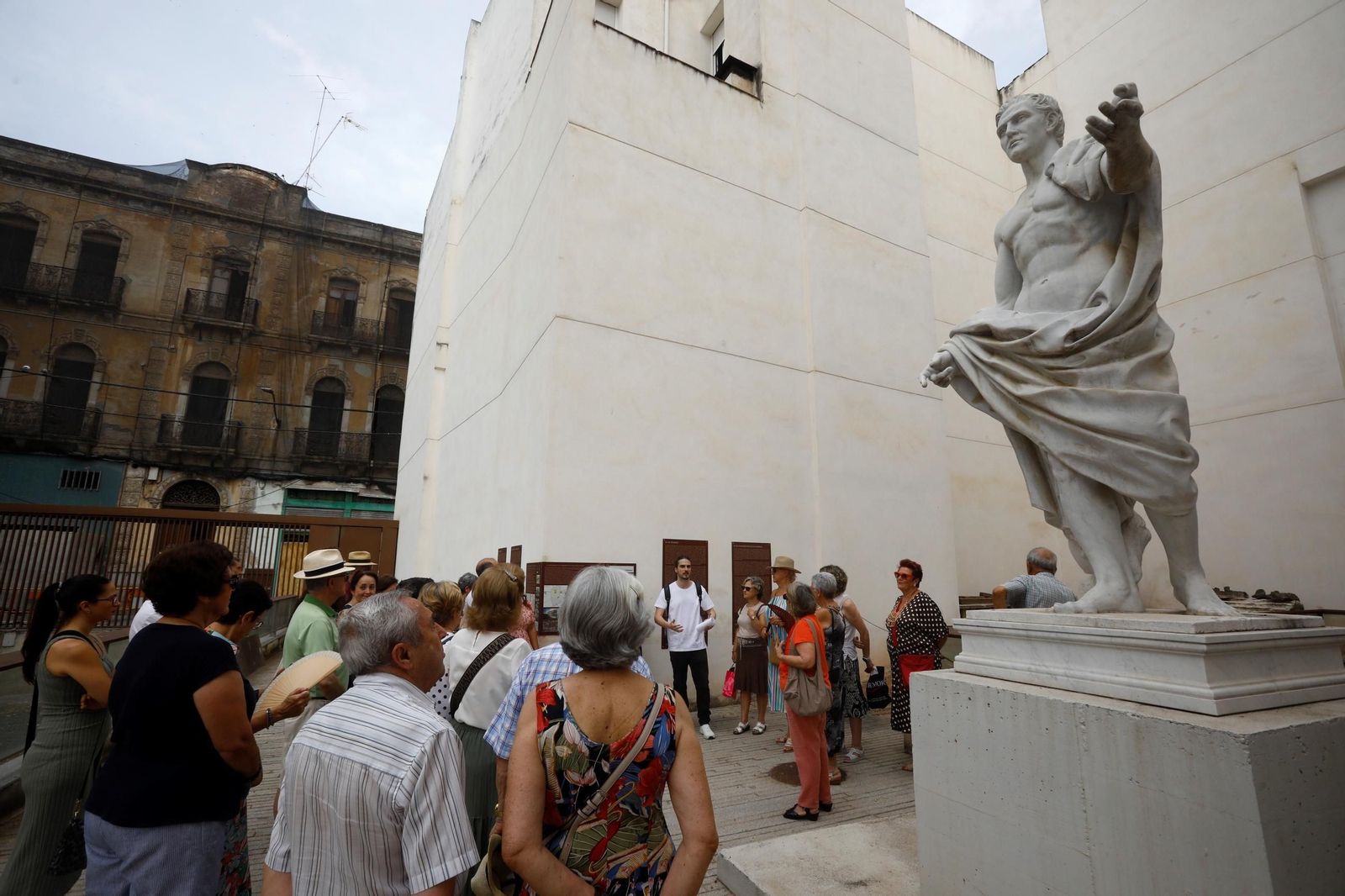 El primer día de visitas al Templo Romano, en imágenes