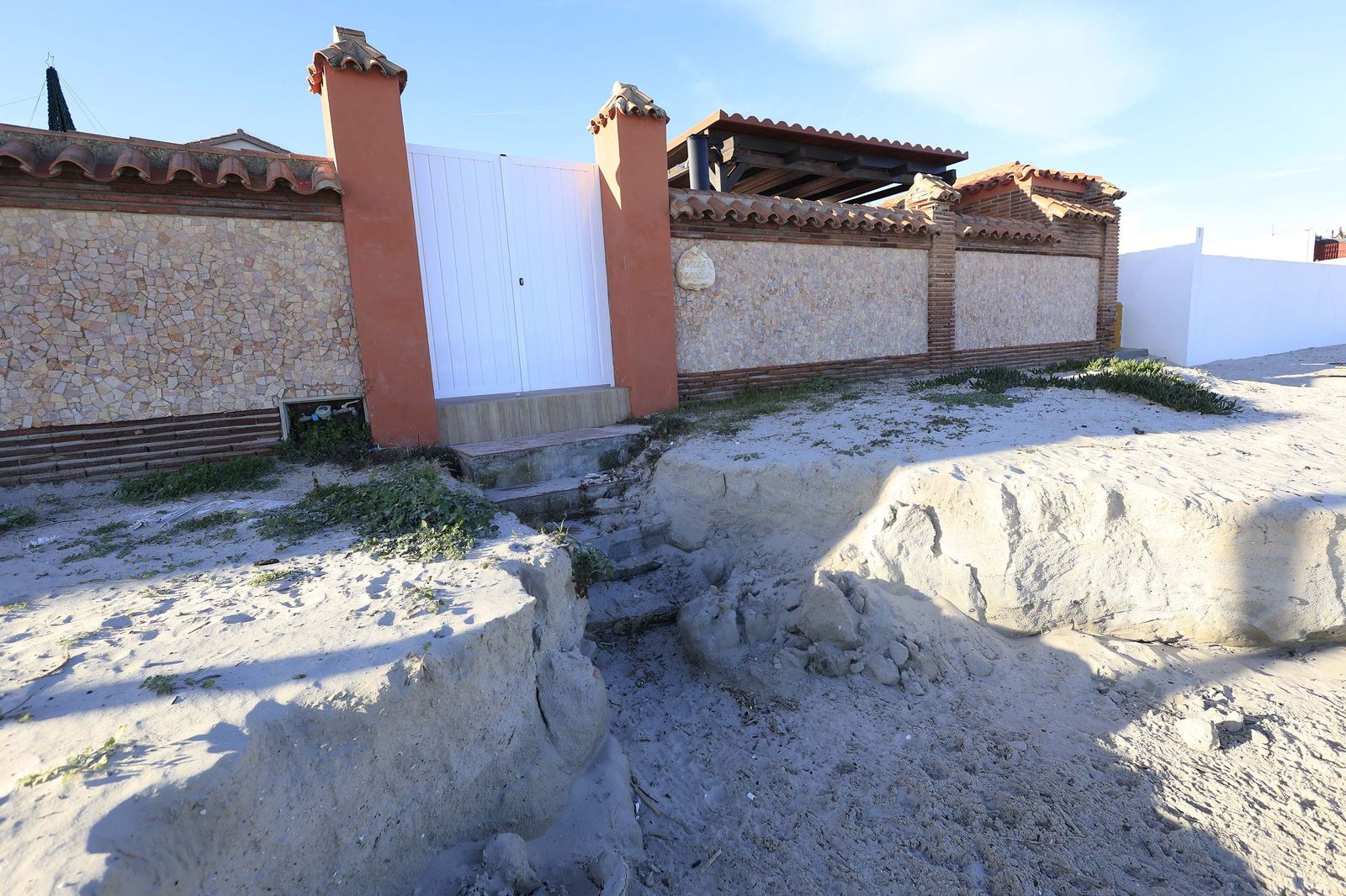 La playa del Rinconcillo de Algeciras tras la borrasca Francis, en imágenes