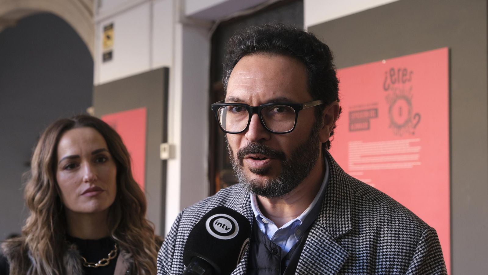 ¿Eres + machista o + racista?, exposición en la Escuela de Artes de Almería, en imágenes