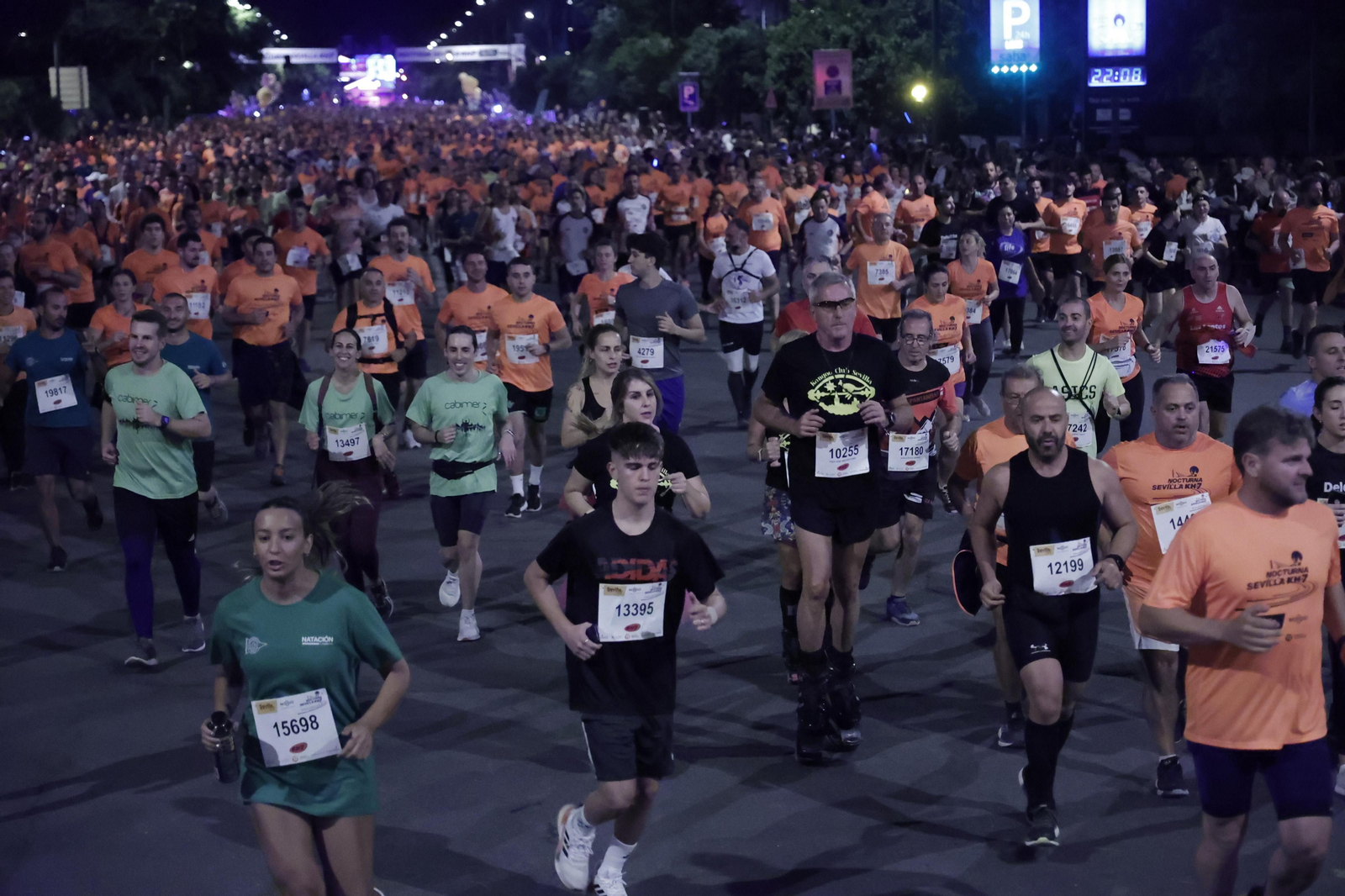 Búscate en la Carrera Nocturna de Sevilla (5)