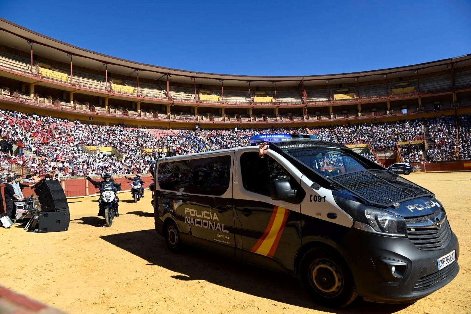 La exhibición de la Policía Nacional en la plaza de toros de Córdoba, en imágenes